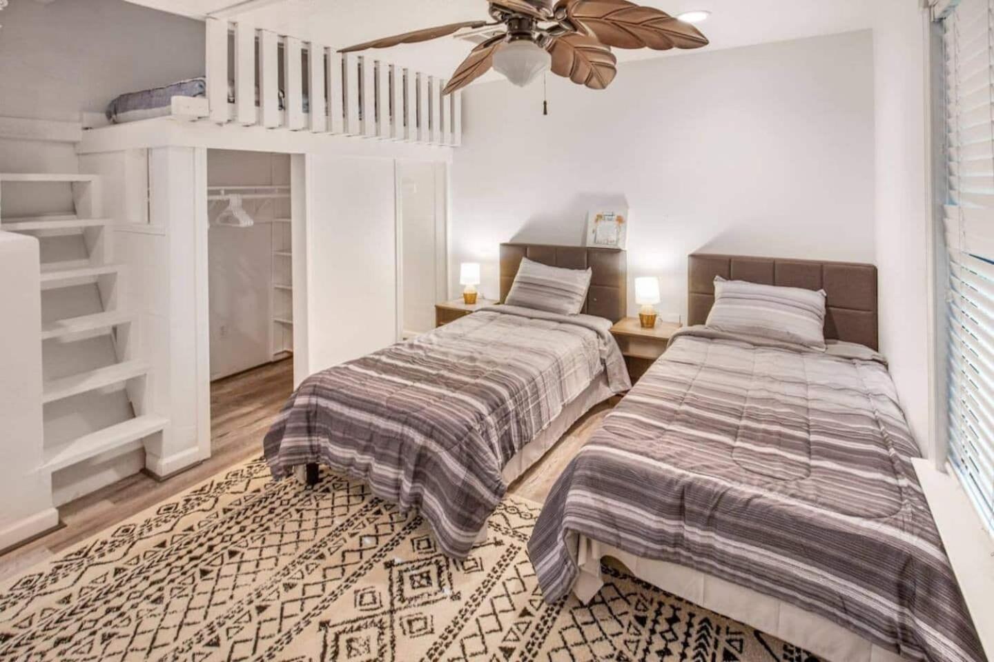 Sunmeadow Manor Retreat Vila Friendswood Exterior foto